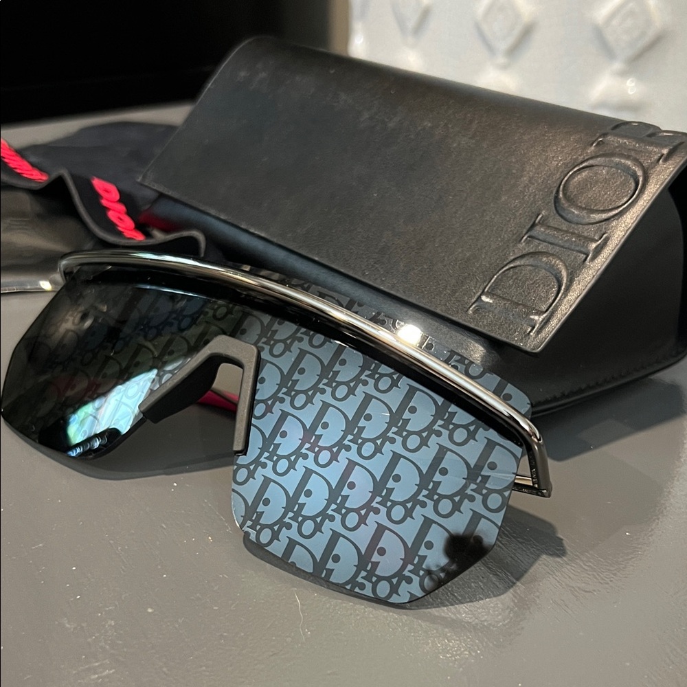 Dior Monogram Sunglasses with Black Case - Picture 2 of 4